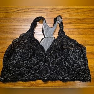 Torrid Curves Size 4 Black Lace Bralette Wire Free